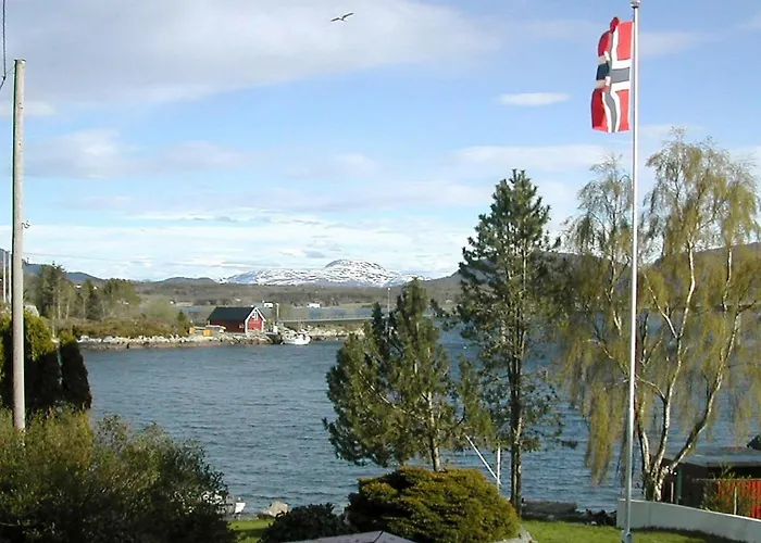 6 Person In Averoy-by Traum * Sveggen